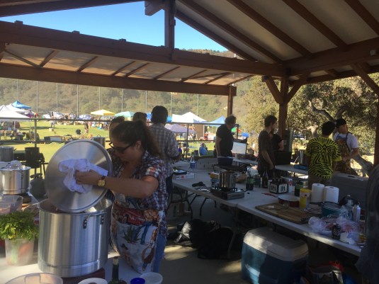 Chili cooks, cooking off